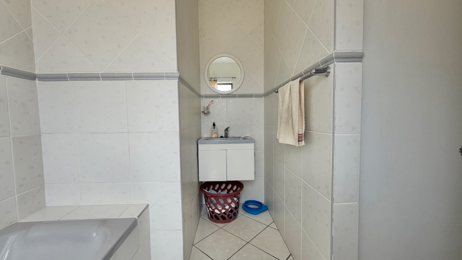 3 Bedroom Property for Sale in Mountainside Western Cape